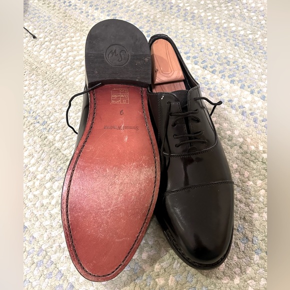 Samuel Windsor, Black lace up Oxford, size 9 - Picture 3 of 4